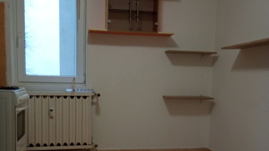 Închiriez apartament 3 camere nemobilat Str Avionului Sector 1 - Poză 9