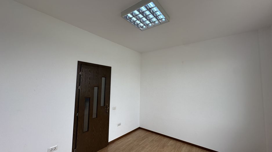 Birouri de închiriat | 20 MP | Etaj 1 | Paza + Supraveghere - Poză 4