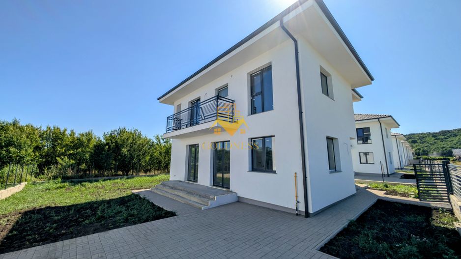 Casa Individuala, Jucu de Mijloc, 4 camere, 3 Bai, Terasa, 146 mp - Poză 1