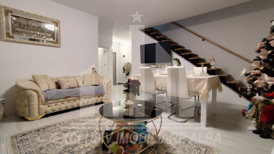 Apartament cu 3 camere cu scara interioara, Arex - Poză 1