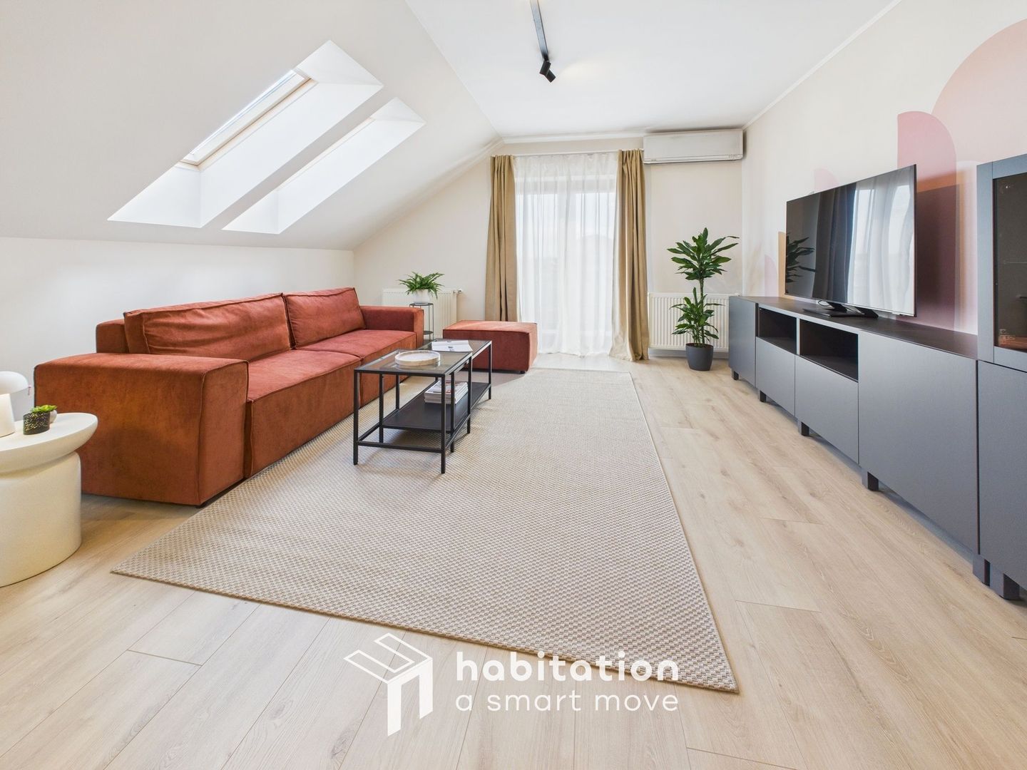 Apartament 4 Camere Vibrant – Confort și Stil în  Mircea cel Bătrân - Poză 1