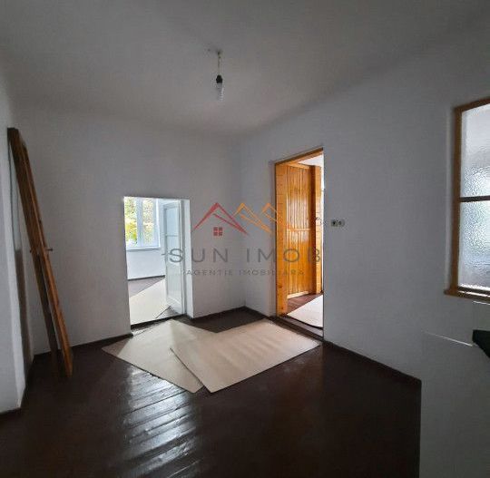 Apartament 2 camere, curte proprie 50 m2, Zona A, Campina, Prahova - Poză 1