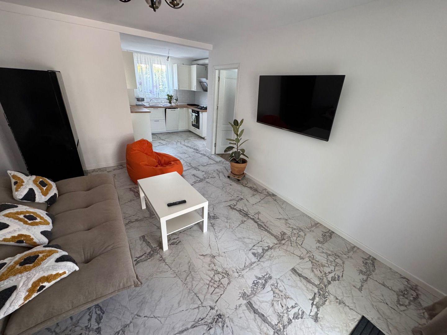 PRIMA CHIRIE, Casa pe parter, 3 camere, 70m2, 23 AUGUST - Poză 9