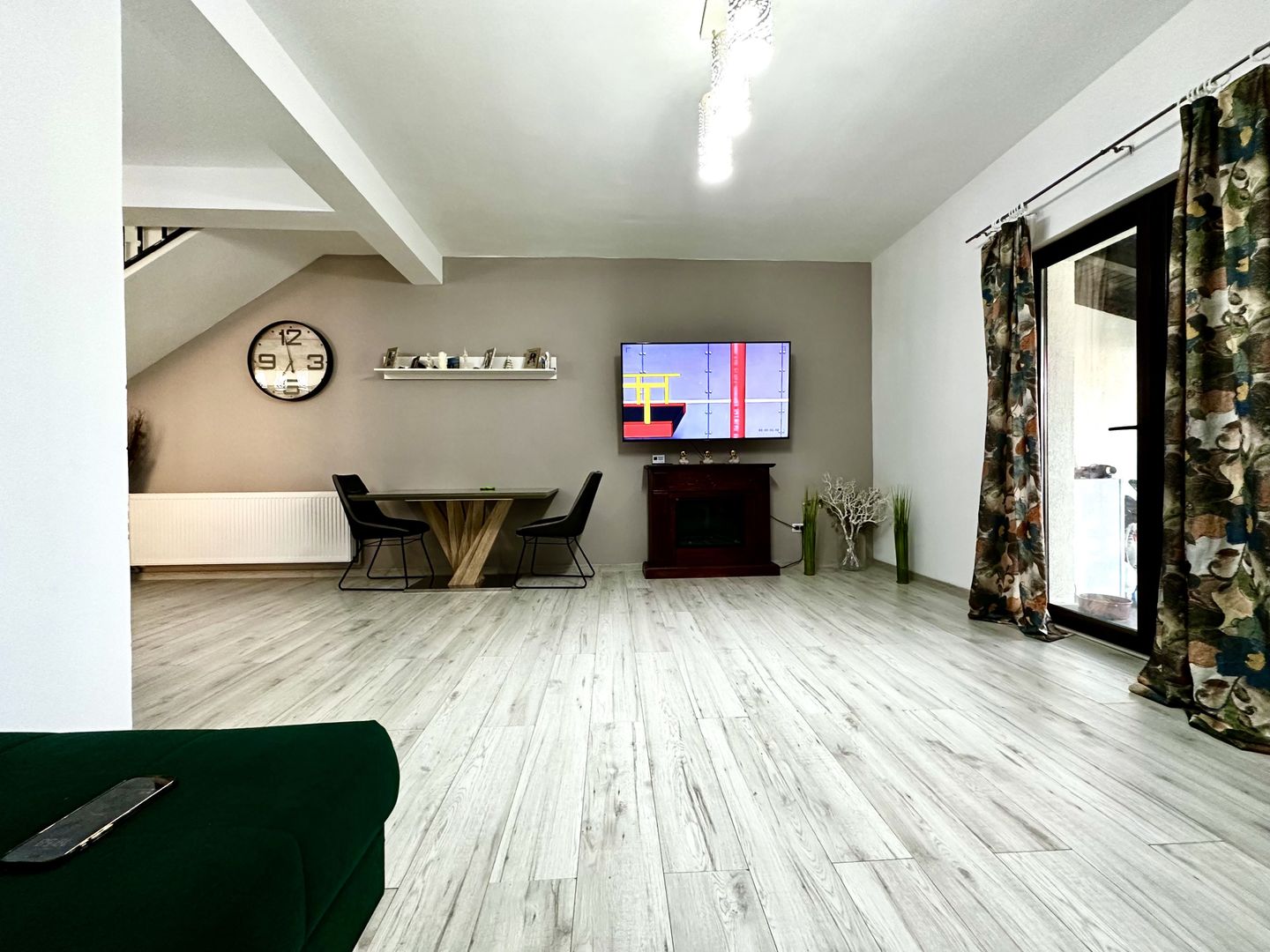 Duplex generos, 120 mp utili, modern si mobilat, in  Mosnita Veche - Poză 2