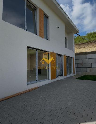 Casă tip duplex de vânzare, 4 camere, suprafață teren 200 mp, Chinteni - Poză 2