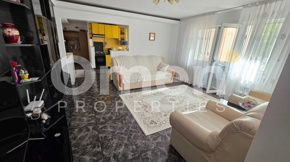 Apartament cu 3 camere, etaj intermediar, cu garaj, zona Spital Judetean - Poză 1