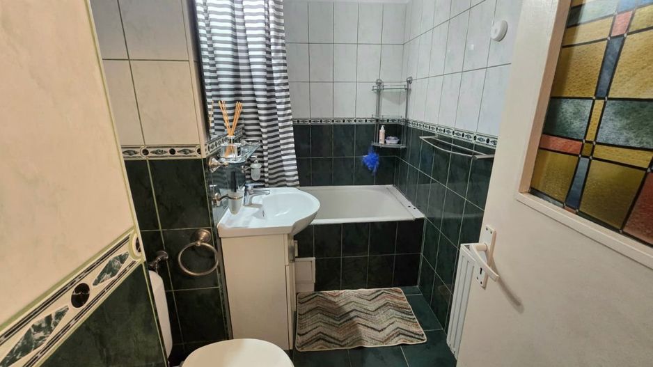 De închiriat apartament 3 camere Micro 16 Parter - Poză 6