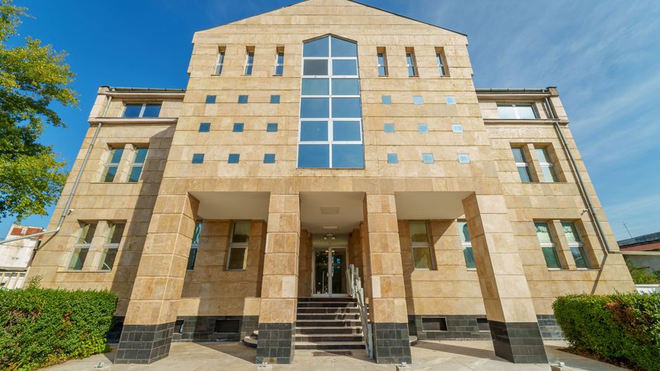 Spațiu pentru sediu firmă în clădire de birouri. - Poză 9