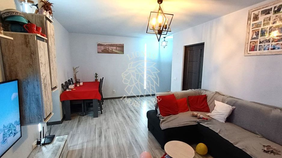 Apartament decomandat 54 mp-etaj 1-balcon-parcare/boxa-Baciu - Poză 2