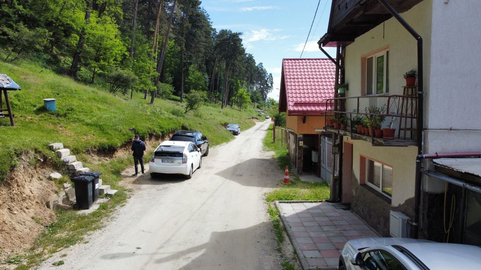 Apartament tip casă la curte, lângă pădure – Zărnești - Poză 7