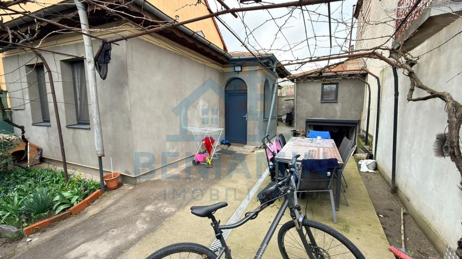 Casa + garsoniera-in-curte-langa-parc-ideal-locuinta-si-investitie - Poză 1