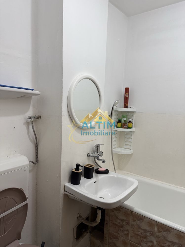 Garsonieră complet mobilată, cartier Tractorul - Poză 7