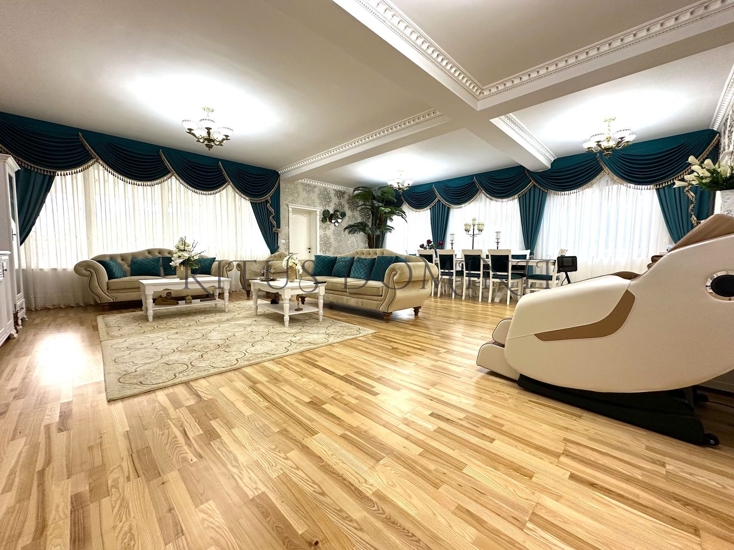 Vilă Spectaculoasă cu Piscină Privată, Dealuri Oradea, 460mp - Poză 1