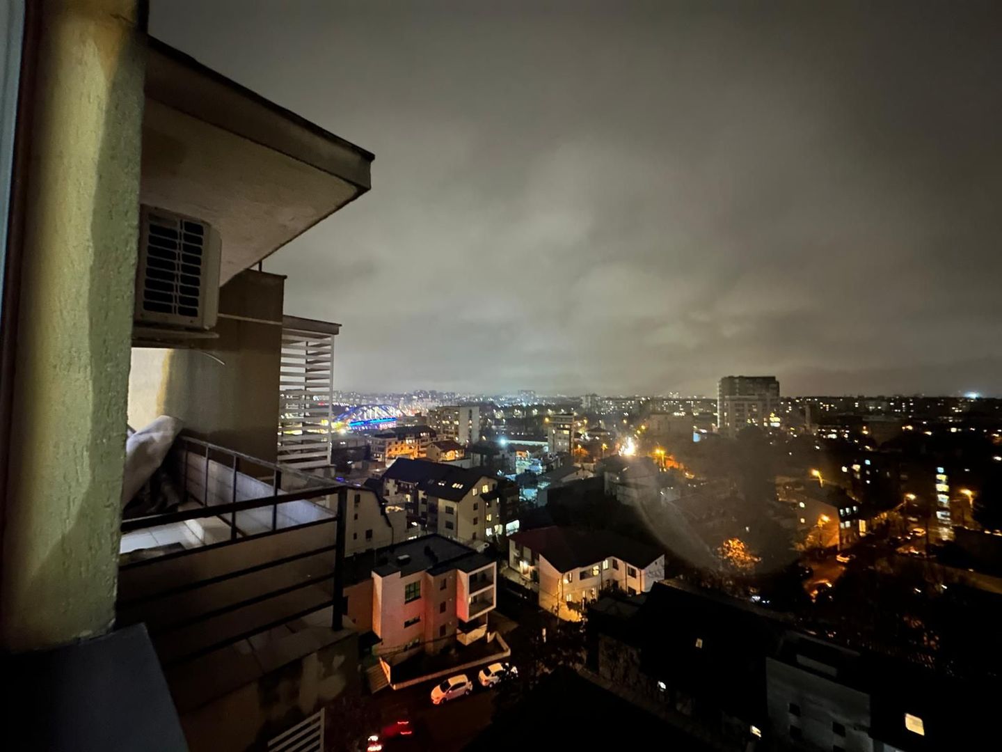 De vanzare apartament 2 camere - Mihai Bravu - Poză 16