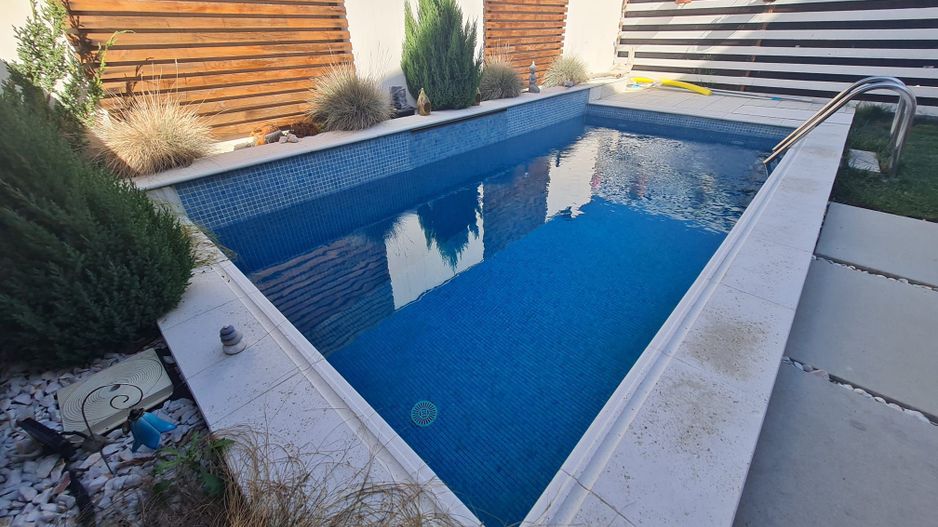 Duplex minimalist cu piscina - Poză 28