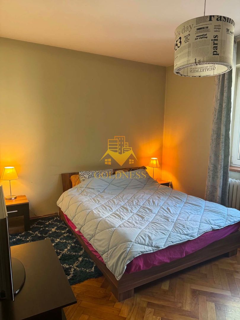 2 camere, decomandate, Central str. Republicii, Zona UMF, Motilor - Poză 1