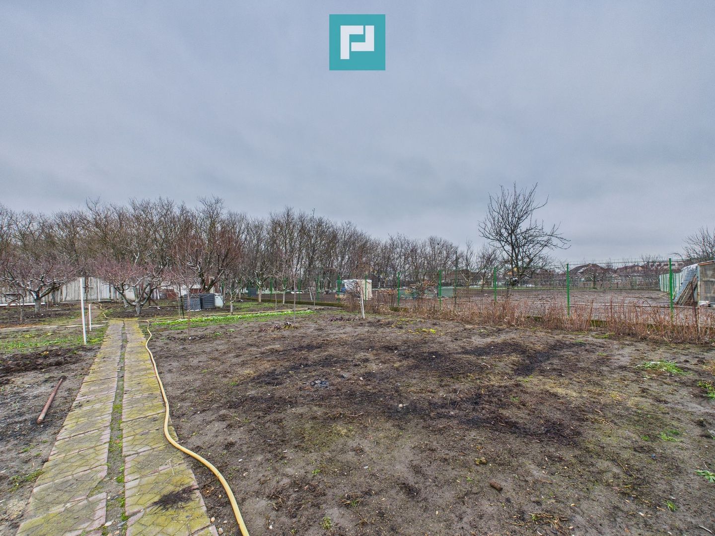 Casă cu 2 corpuri  și 5 camere în Livada - Poză 17