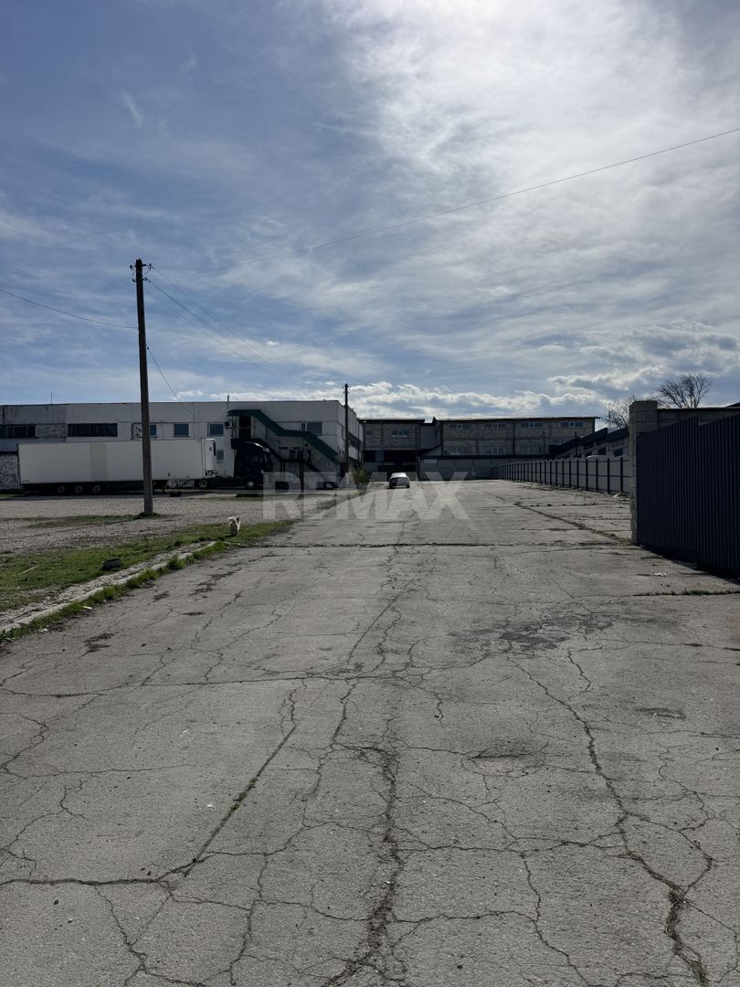 Spre închiriere Autoservice Tir/Bus cu teren de 0,59 ha - Poză 14