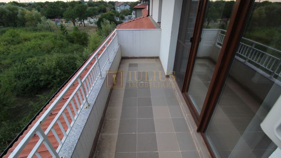 LOFT amenajat modern, 2 bai. Zona de sud. - Poză 2