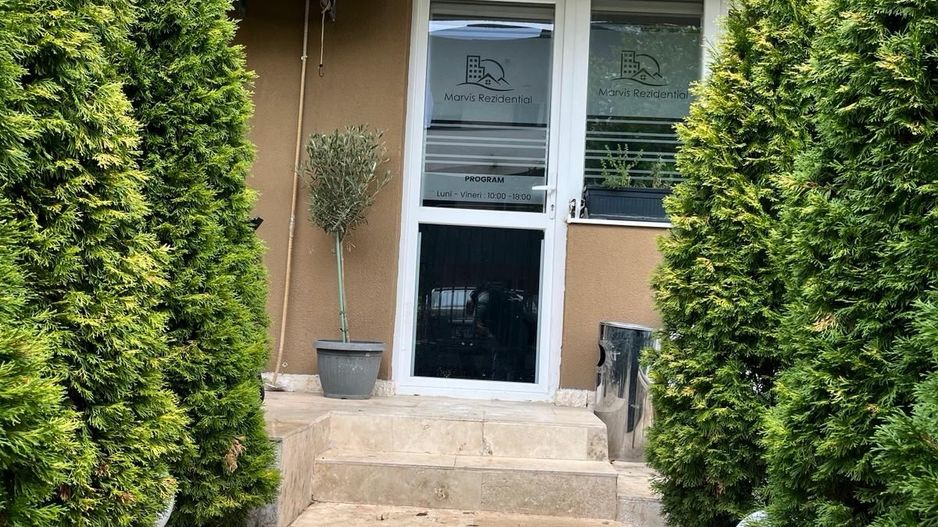 Birou shared (coworking)cu grădină, terasă si parcare proprie - Poză 10