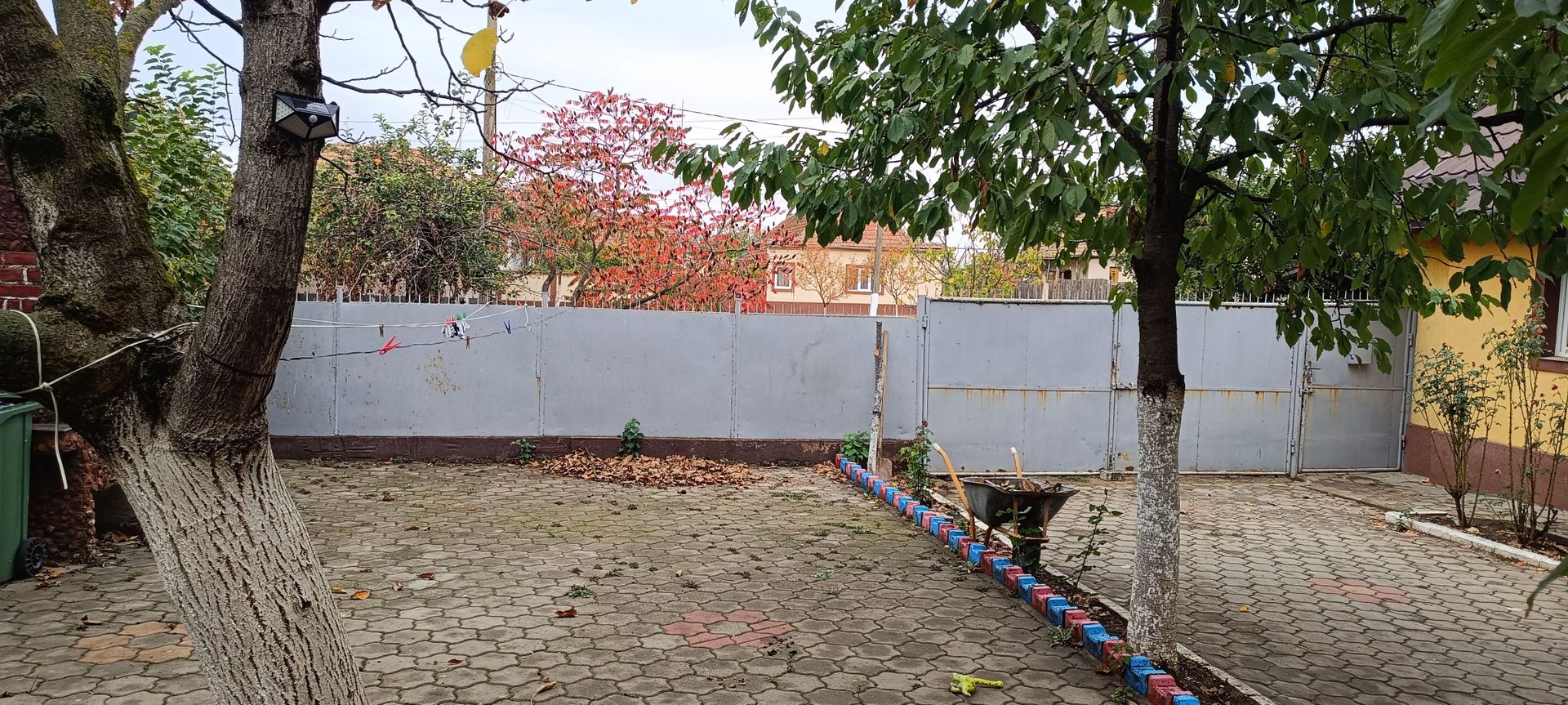 Casă spațioasă cu 4 camere , curte și teren generos în Mașloc - Poză 30