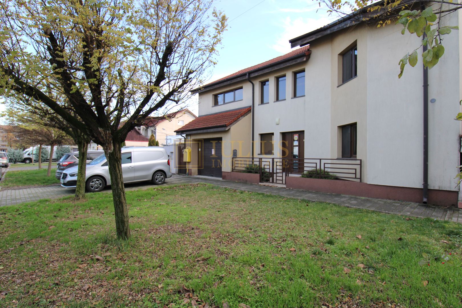 Cetatii; 5 camere, spatiu depozitare, garaj, curte, ideal pentru sediu firma. - Poză 1