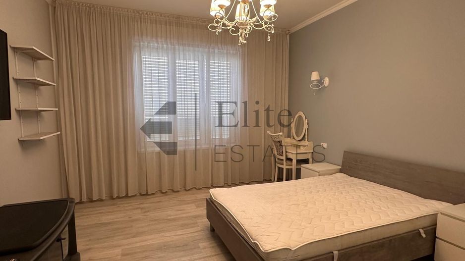 Apartament cu 3 camere de inchiriat central - Poză 2