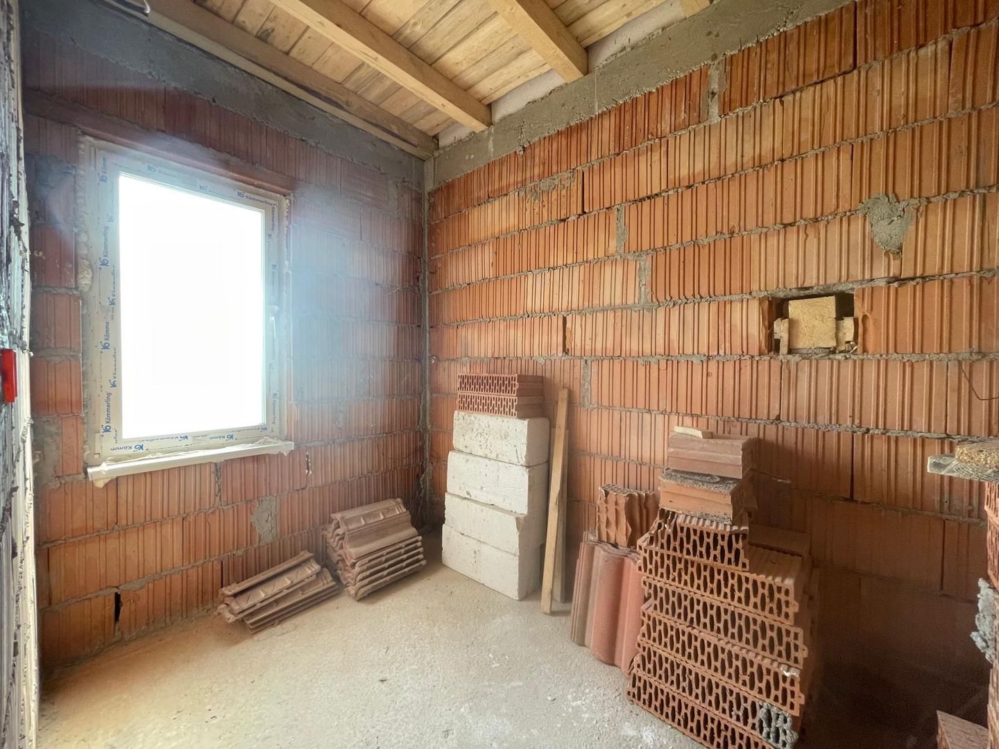 Duplex despartit prin camera tehnica, 3 dormitoare, Mosnita Noua - Poză 5