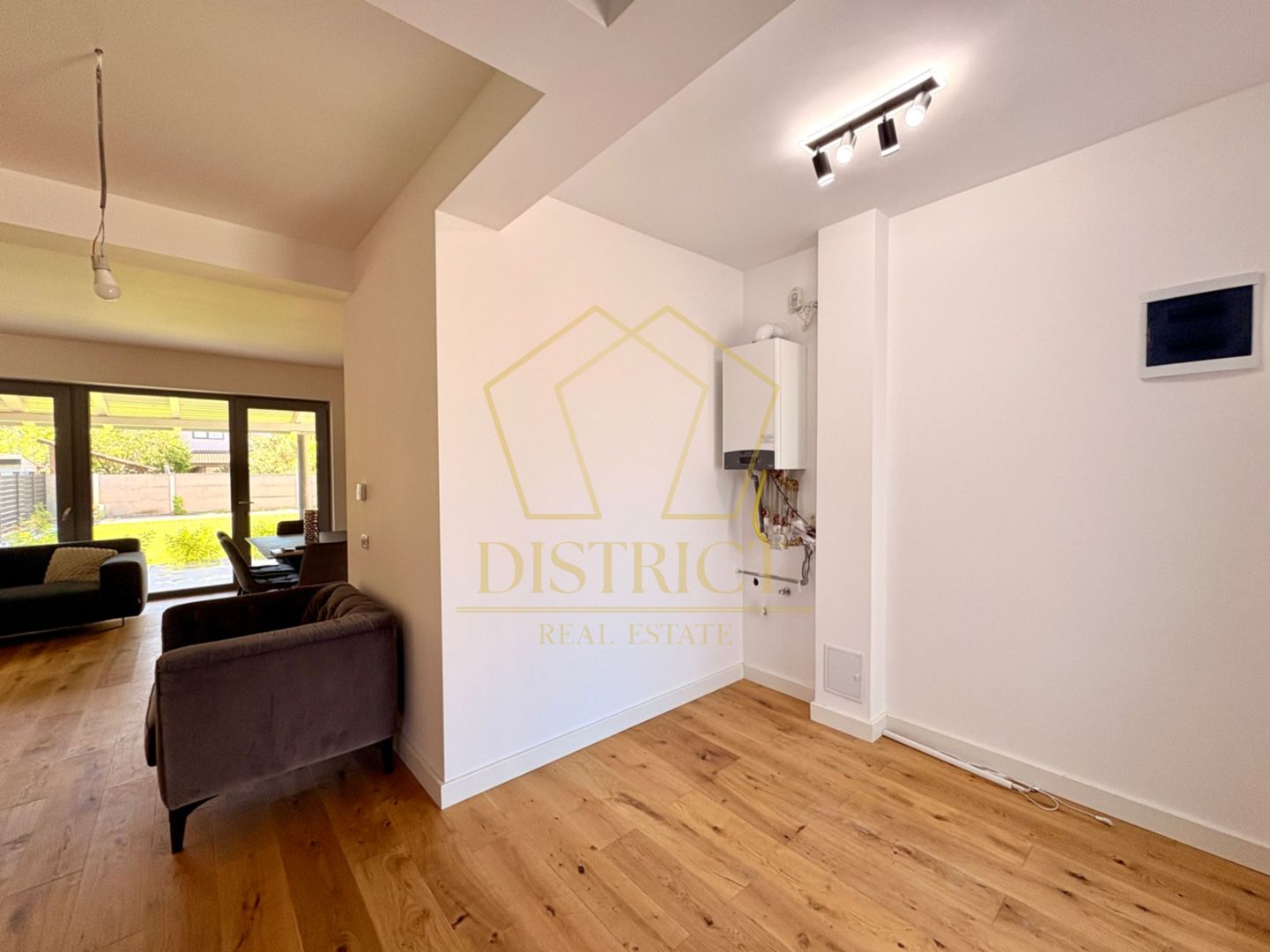 Duplex superb cu 4 camere, mobilat si utilat | Mosnita Noua - Poză 20