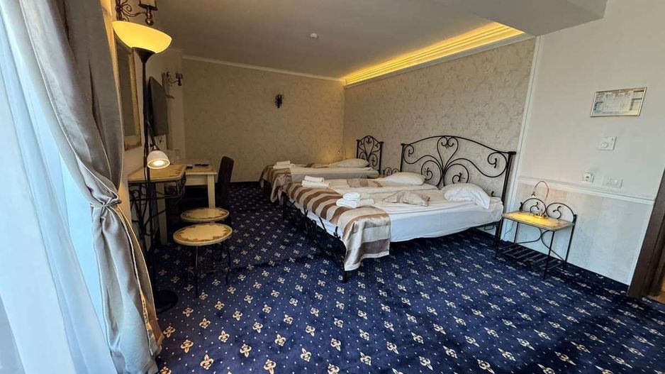 HOTEL DE VANZARE - Poză 3