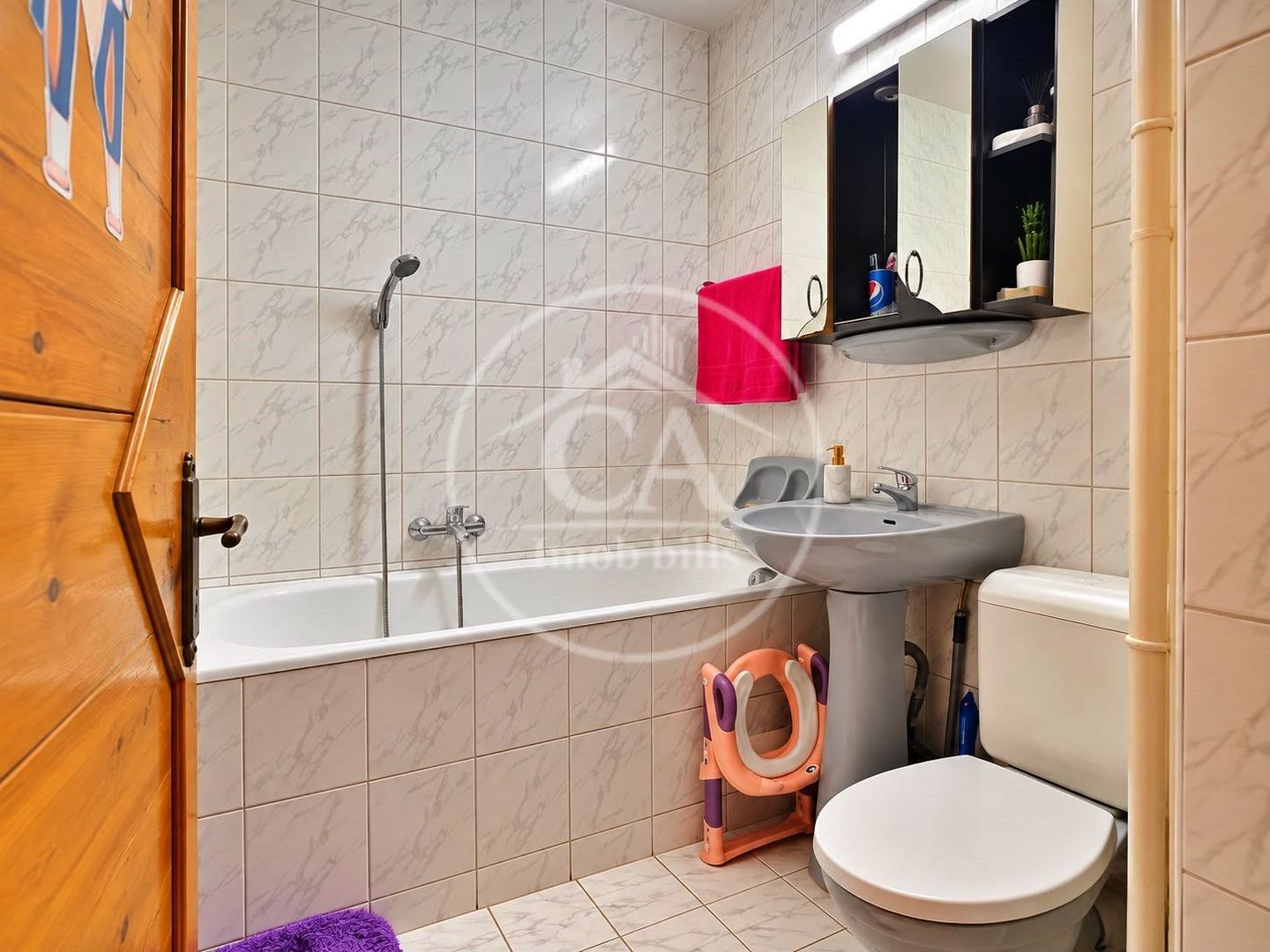 Apartament de vanzare cu 3 camere in zona Nufarul, Oradea - Poză 9