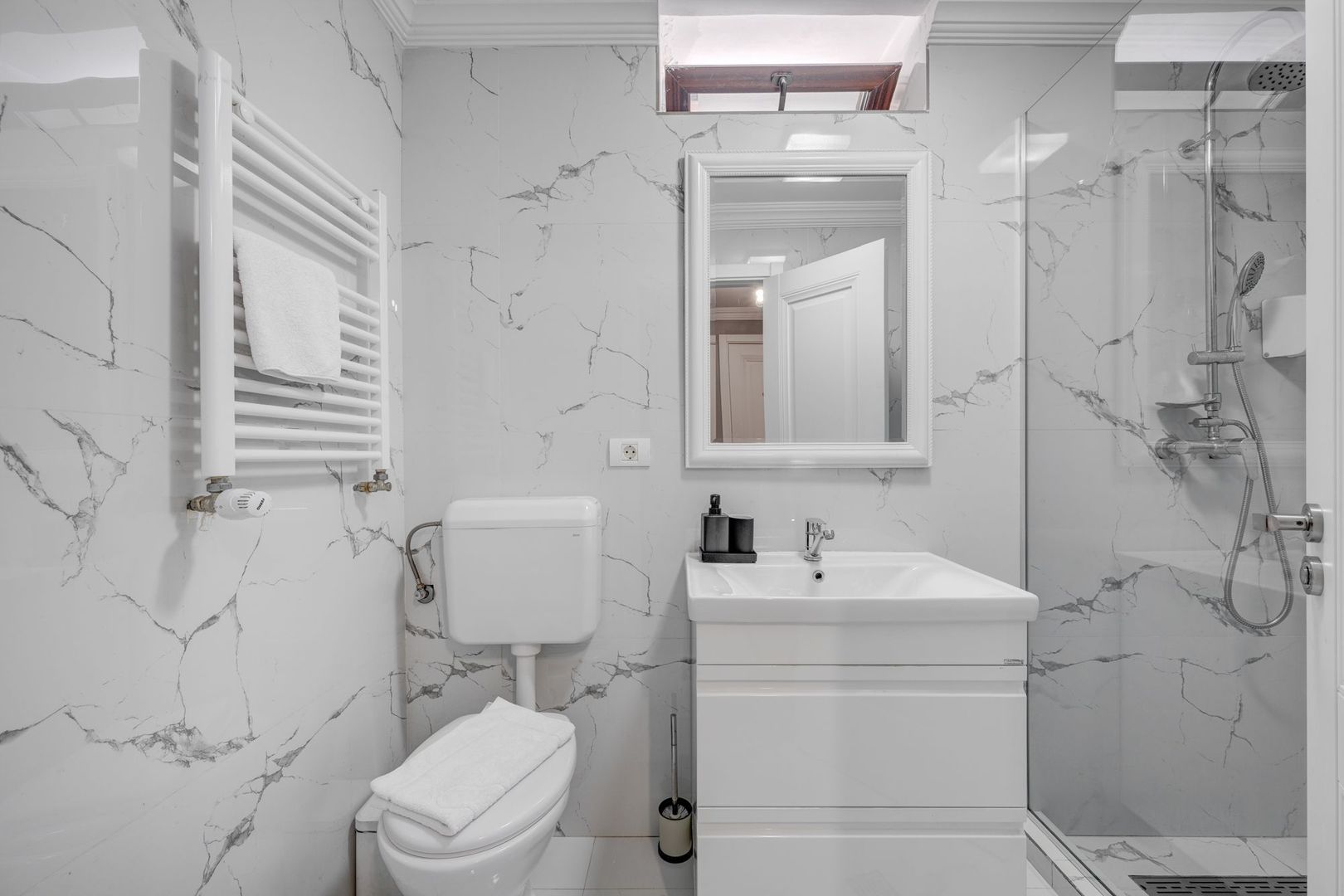 Vindem Afacerea ! Mini Hotel + Cafenea/ Restaurant ! Parcul Carol ! - Poză 59