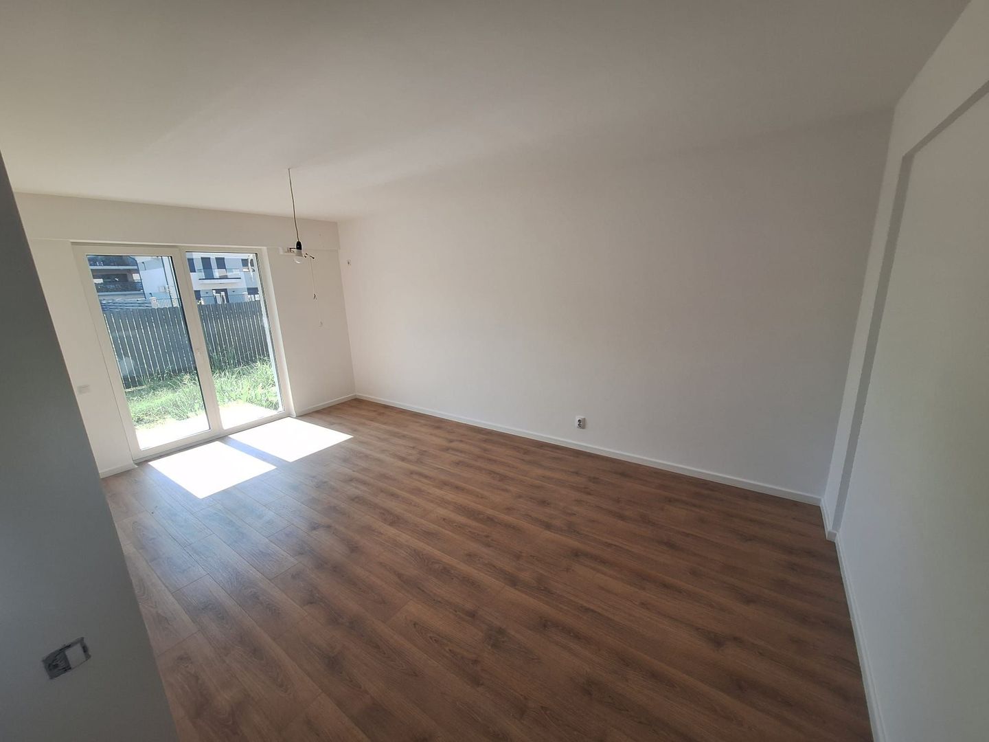 2 Camere - Tunari Otopeni - Finalizat - Gradina Proprie 71 mp - Poză 2