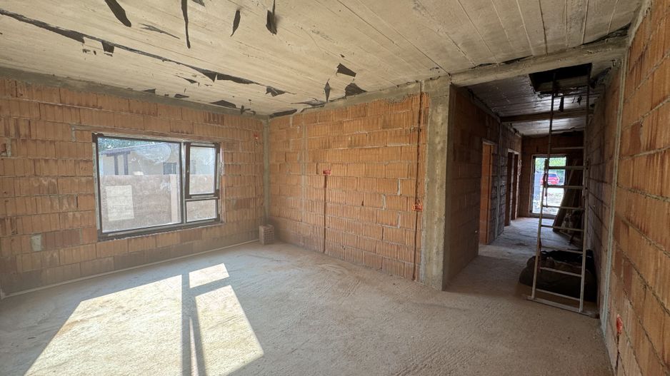 Sanmihaiu Roman,1/2 Duplex , Parter, 3 camere,o baie ,Terasa Acoperita - Poză 5