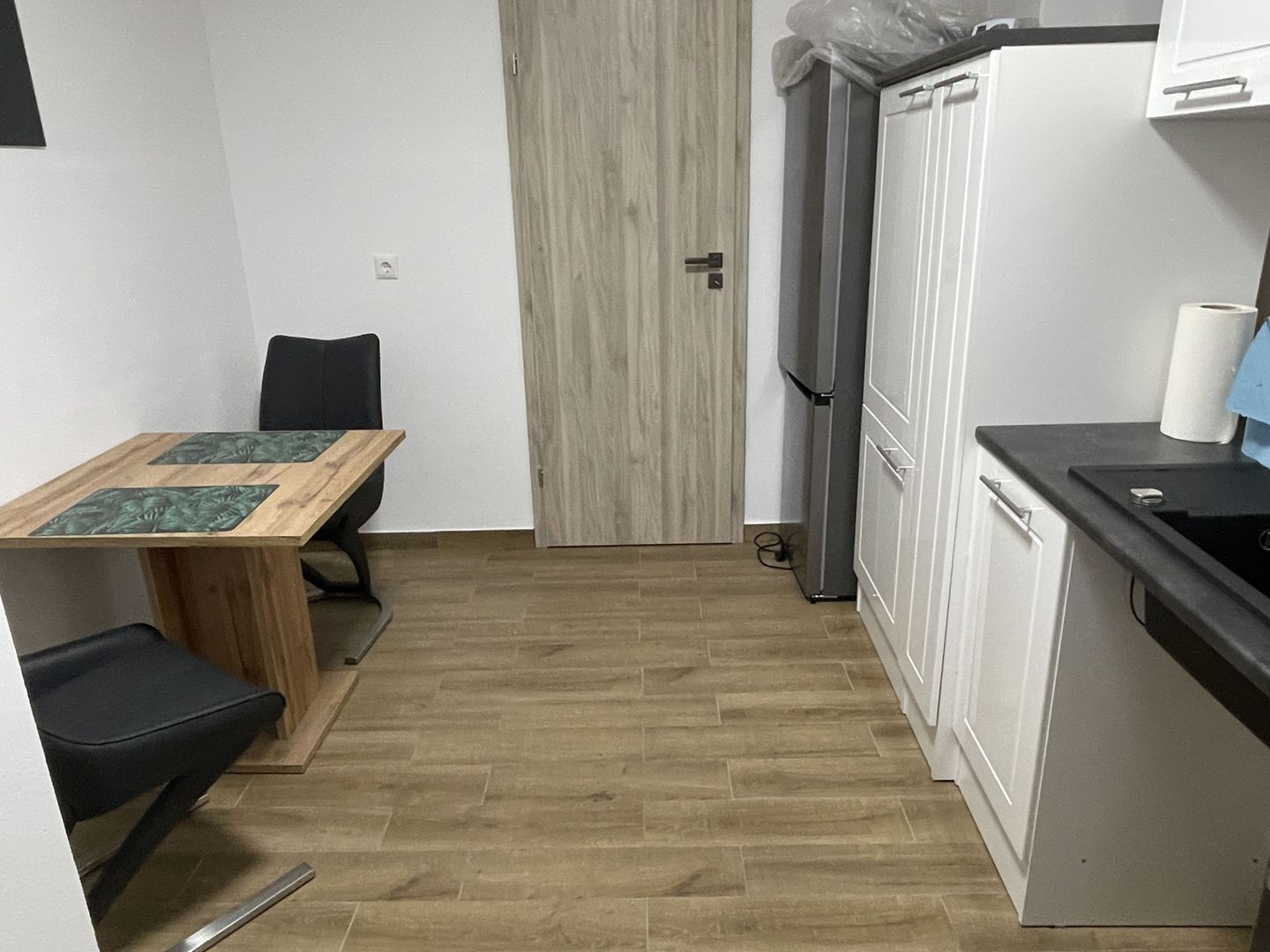 Amenajat complet, mobilat și utilat, totul nou - Poză 12