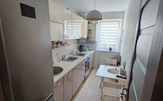 Apartament cu 3 camere, balcon și 2 lifturi, zona Corneliu Coposu. - Poză 4