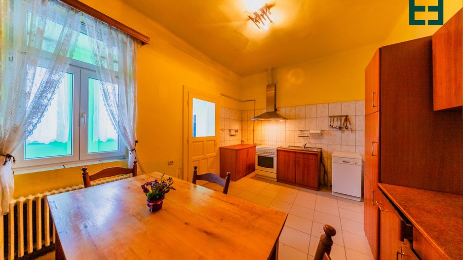 Casă cu 4 camere și 1044 mp Teren - Aradul Nou - Arad - Poză 2