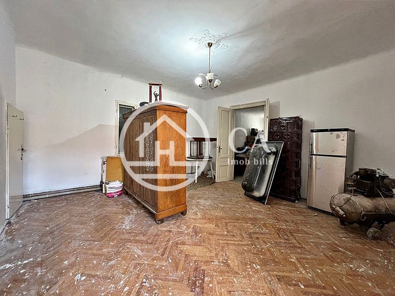 Apartament 2 camere de vânzare la curte comuna în zona Ultracentrală - Poză 3