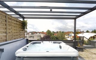 VILA INDIVIDUALA CU JACUZZI SI GRADINA SPATIOASA IN ZONA PIPERA - Poză 11