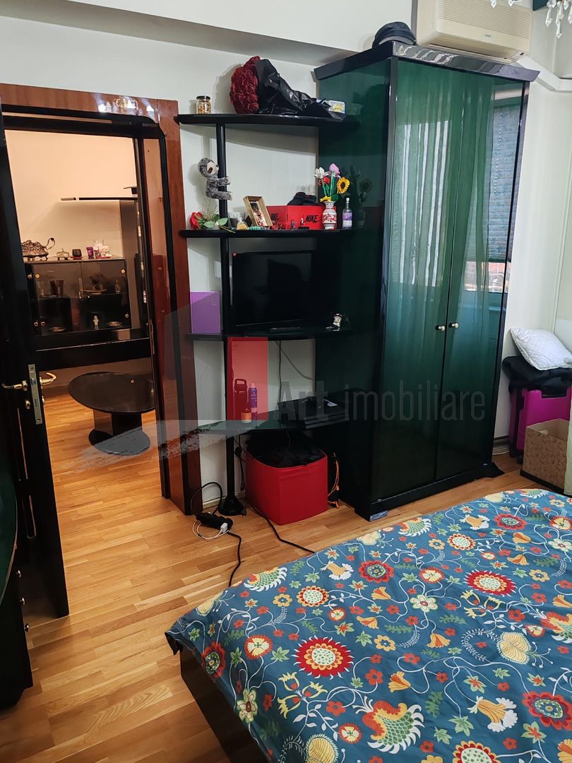 Apartament 4 camere cu centrală - Vasile Lascar - Poză 4