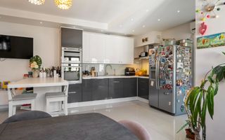 Eleganță și Spațiu în Inima Cartierului Domenii | Apartament cu 5 Camere în Vilă - Poză 3