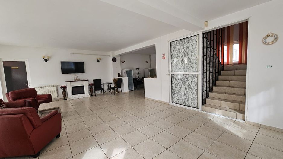 De vanzare Pensiune Eforie Nord la doi pasi de mare - Poză 7