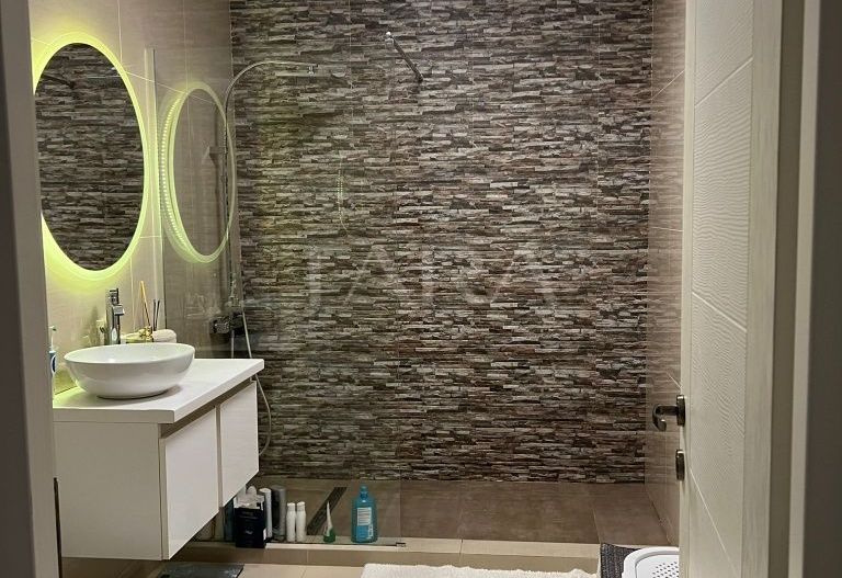 Apartament ultrafinisat cu balcon, 61 mp, zona strada Florilor. - Poză 6