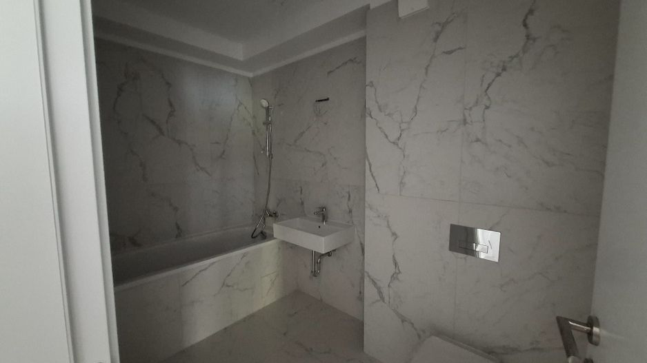 4 camere Bloc Nou Rezidential Birouri L330 GranVia Lake View - Poză 20