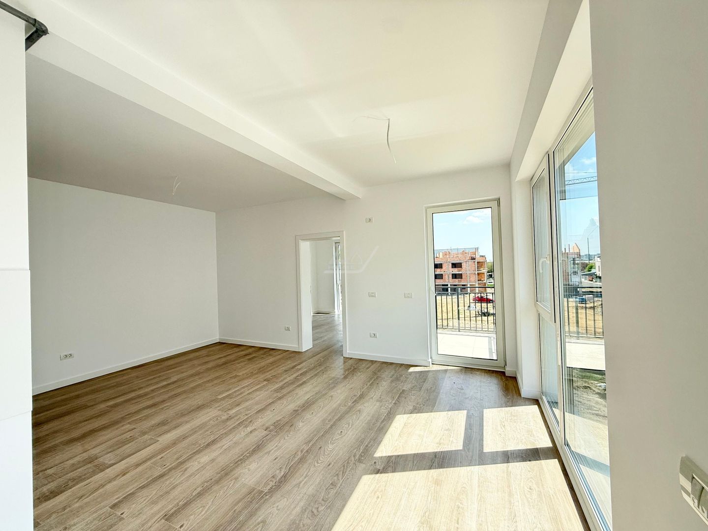 Comision 0! Etaj 1. Loc de parcare. Lift. - Poză 3