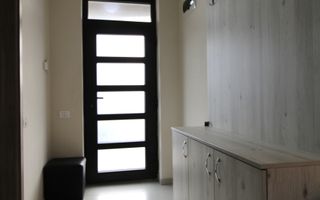 Casa Giroc, 4 camere, 2 bai, curte interioara. - Poză 10