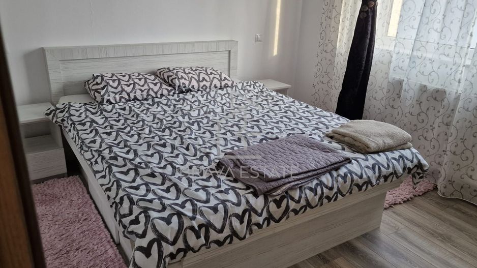 Apartament 3 camere, 80mp, mobilat, 2 balcoane, parcare, zona Terra - Poză 2