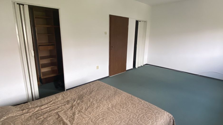 Casa de vânzare/închiriere zona Lunei - Poză 5