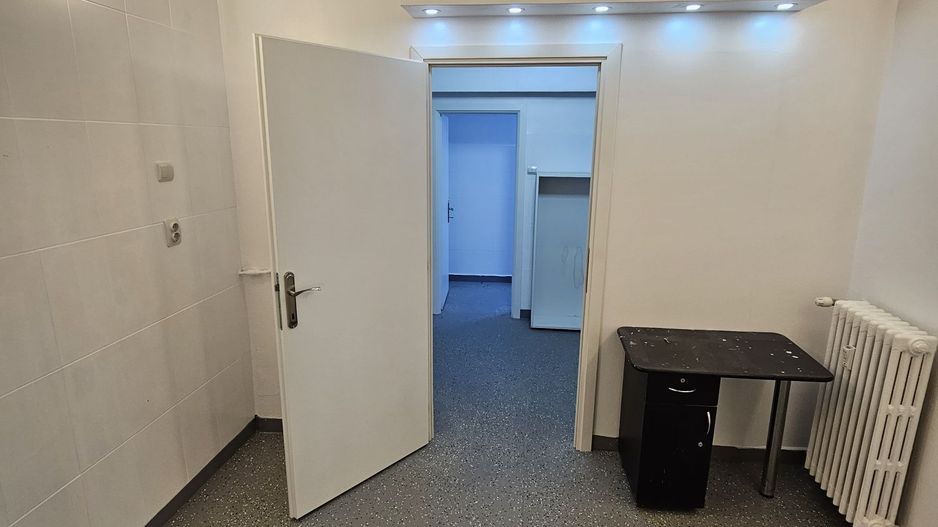 Spatiu Ultracentral Piata Calea Victoriei Moxa Romana - Poză 4