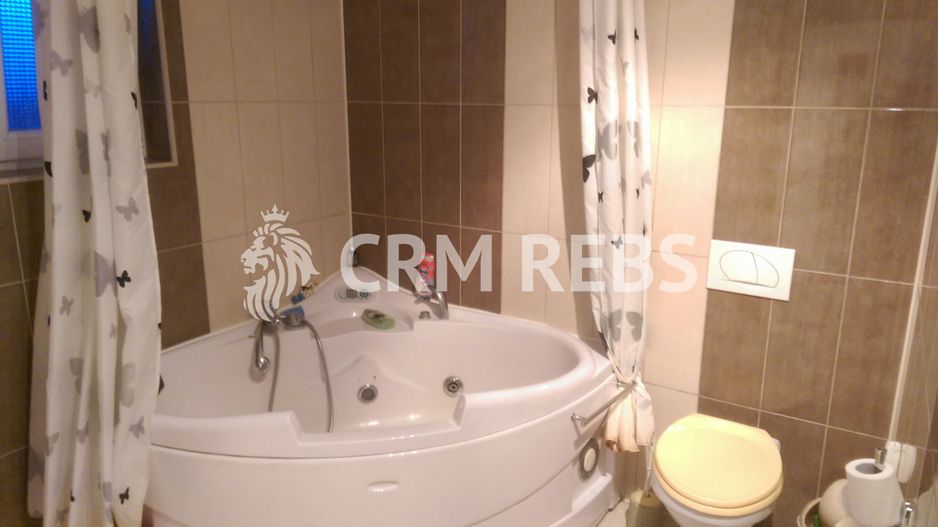 Casă / Vilă cu 3 camere de vânzare în zona Intre vii - Poză 1